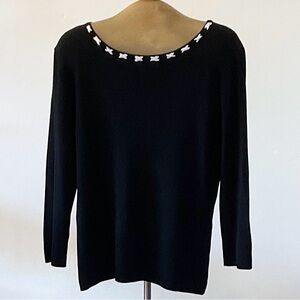Finity women’s L black top w/white trim, ribbed knit, long sleeve, stretch - EUC